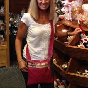 Soft leather Crossbody Bag Adjustable strap.